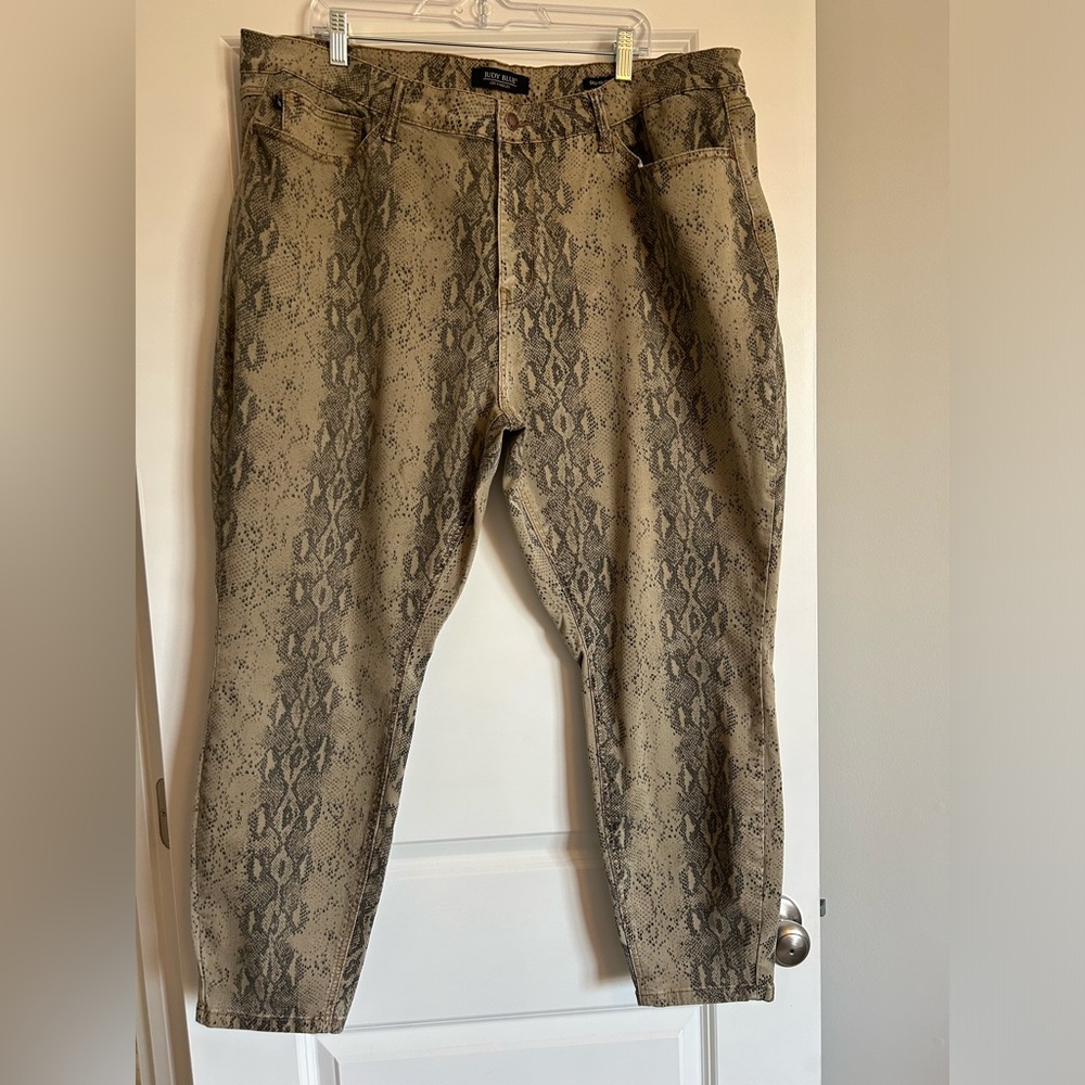 Judy Blue Women’s Snakeskin Skinny Jeans